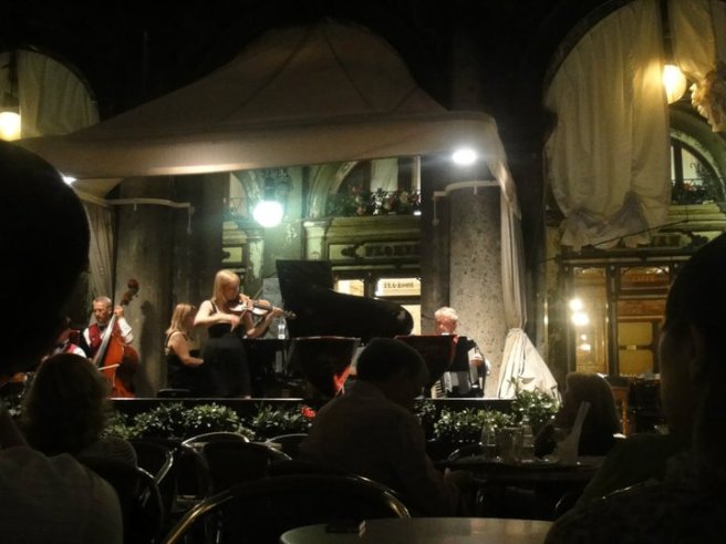 264686_10150234871780847_4470975_n