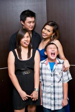 425889_10150596262970847_748389794_n